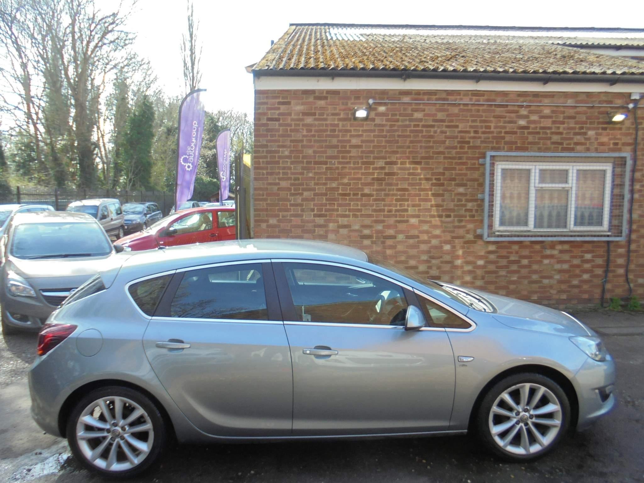 Used 2015 Vauxhall Astra 1.6 16v Elite Euro 5 5dr for sale in Welwyn